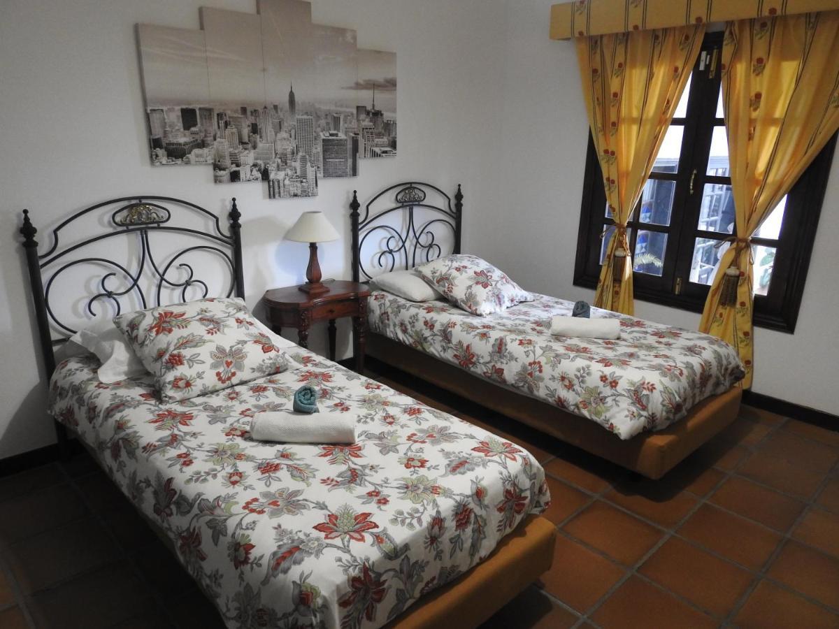 Habitaciones Dona Cris بويرتو ذيل كارمين المظهر الخارجي الصورة